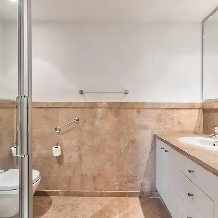 בית נופש Alzaro 0 *