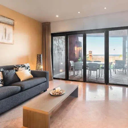 Alzaro 0-5 Deluxe Sea View 2b *