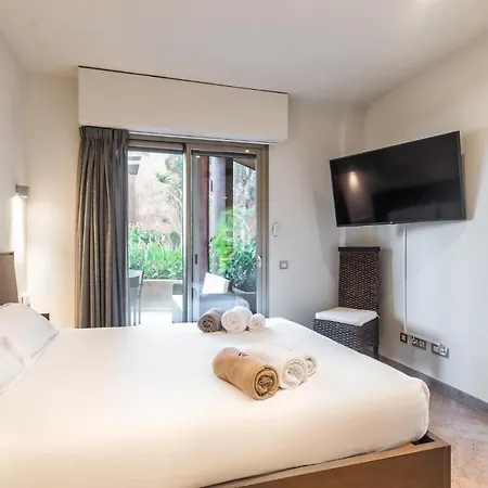 Alzaro 0 بالم مار